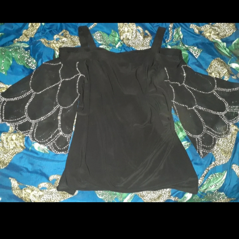 Prelude Cold Shoulder Top